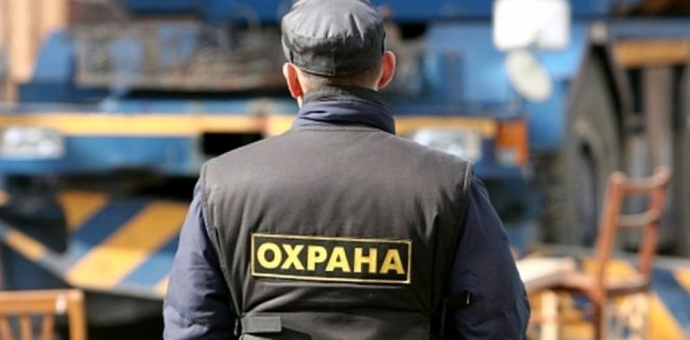Сотрудники ЧОП задержали грабителя в Архангельске